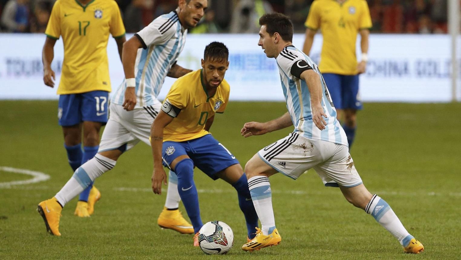 تصفيات كأس العالم.. فيفا يأمر بإعادة مباراة البرازيل والأرجنتين