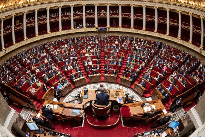 برلمان فرنسا يقبل 