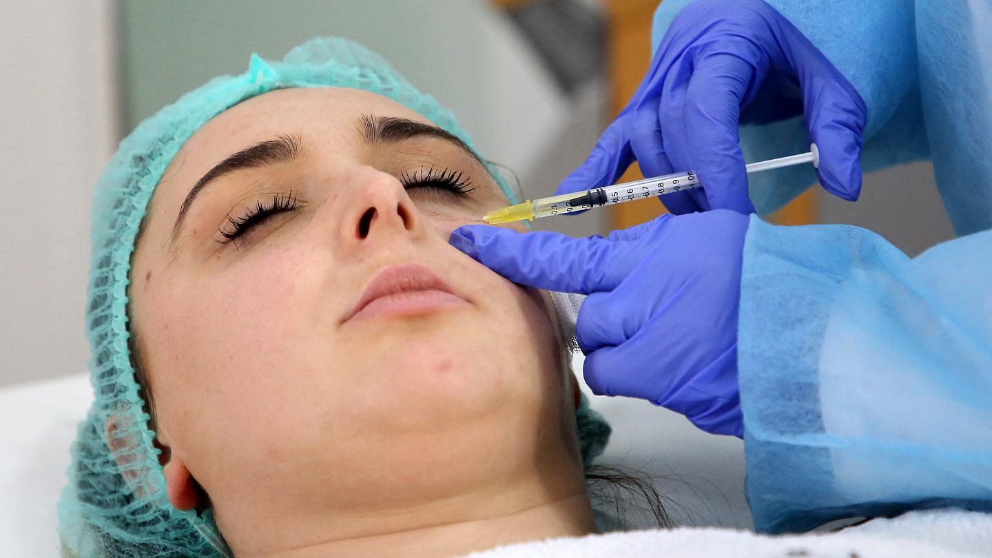 جراحون مغاربة يحذرون من خطر إغراءات خدمات التجميل والتقويم غير المقننة