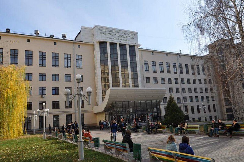 طلبة مغاربة بأوكرانيا يحتجون على رفض جامعات صيغة 