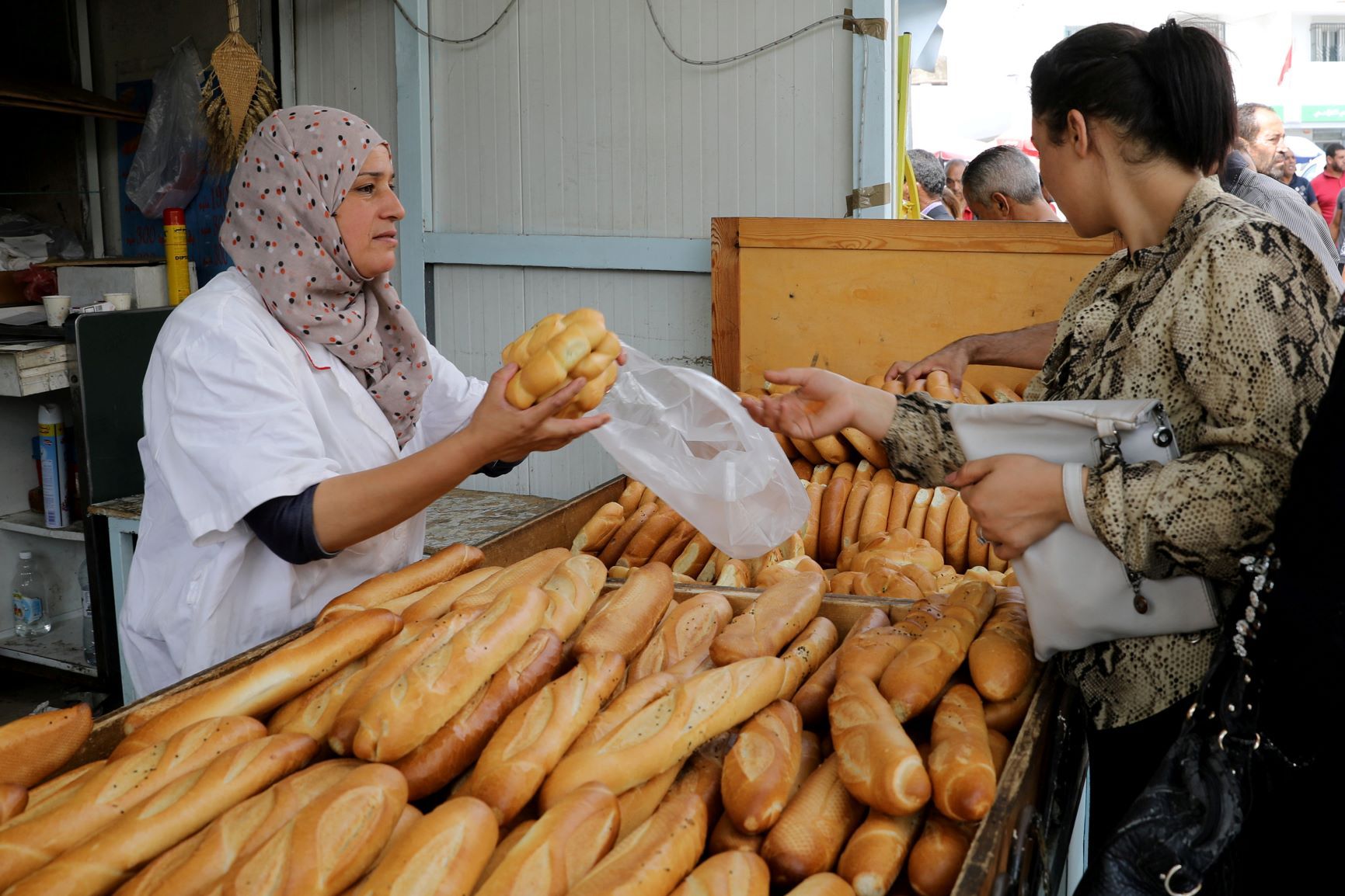 غلاء الأسعار.. “الدولة دايرة مجهود للحفاظ على ثمن خبزة بـ1.20 درهم”