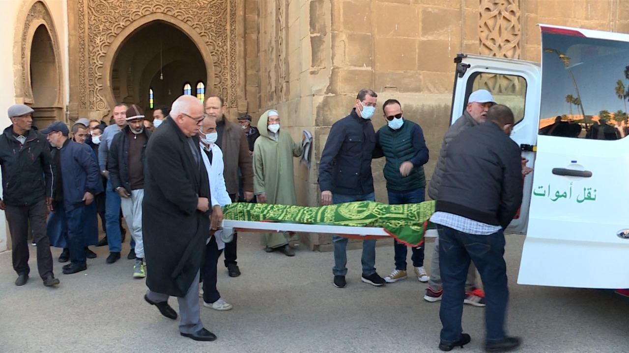دفن جثمان حدو الشيكر الوزير الأسبق في غياب حضور سياسي وازن