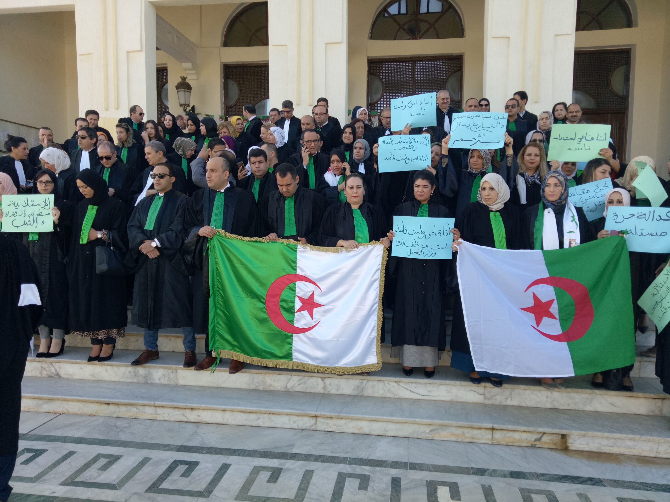 رفضا للقوانين المنظمة للمهنة.. قضاة الجزائر يخرجون للاحتجاج الأسبوع المقبل