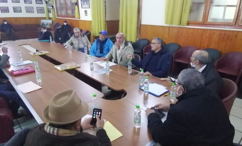 تنازل أعضاء بالمكتب المسير لجمعية المغرب الفاسي عن شكاية ضد الرئيس يثير جدلا