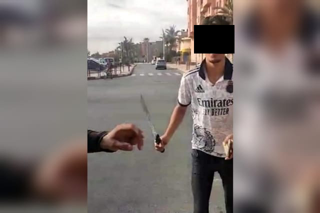 أمن مراكش يوقف مراهقا ظهر في فيديو هدد مواطنا