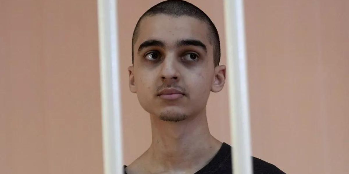 والد الشاب المغربي العائد من الإعدام في روسيا يُعلّق على تدوينات ابنه