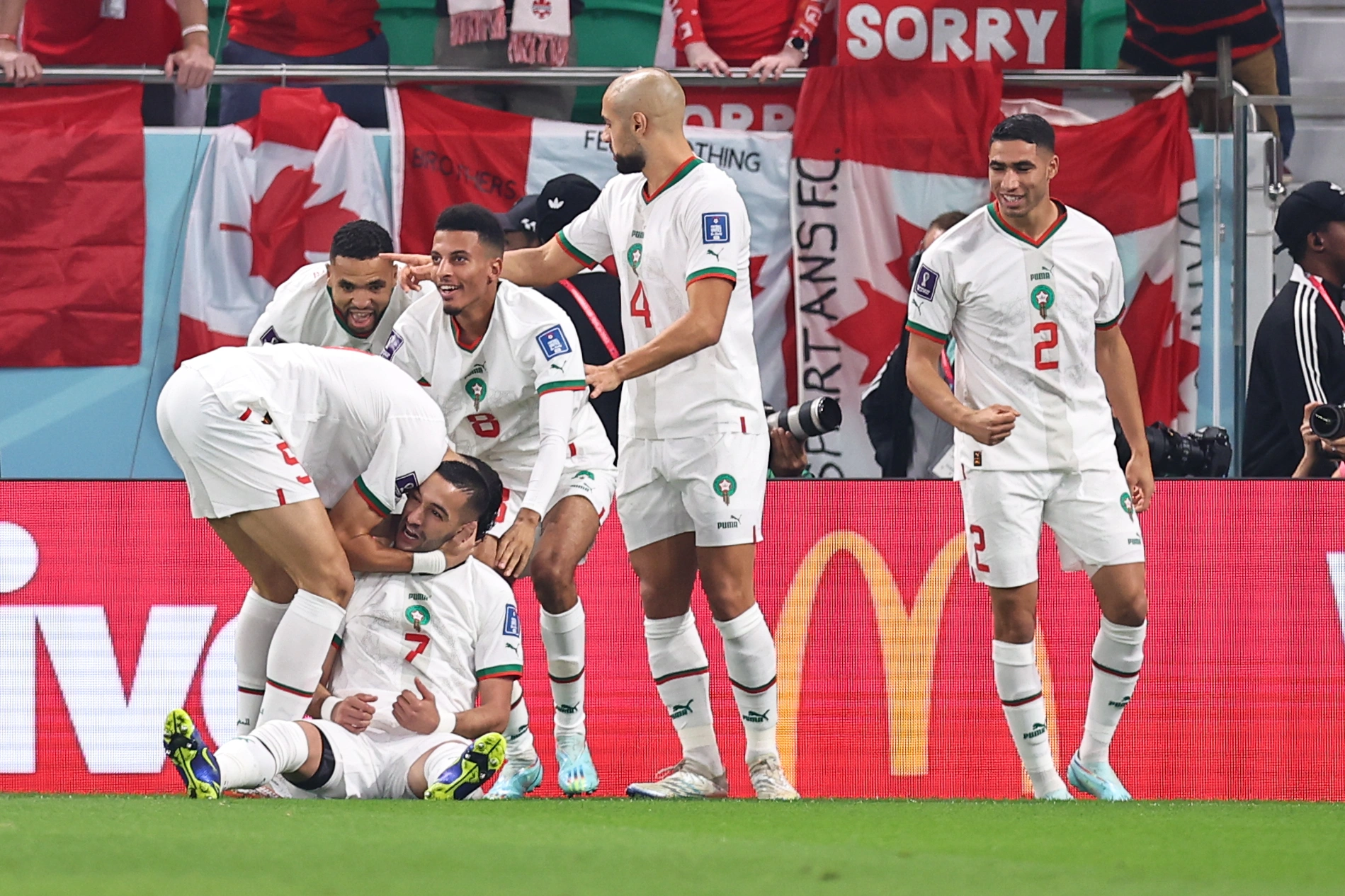 مونديال 2022: المغرب ممثلا وحيدا للعرب في ثمن النهائي بعد إقصاء قطر وتونس والسعودية