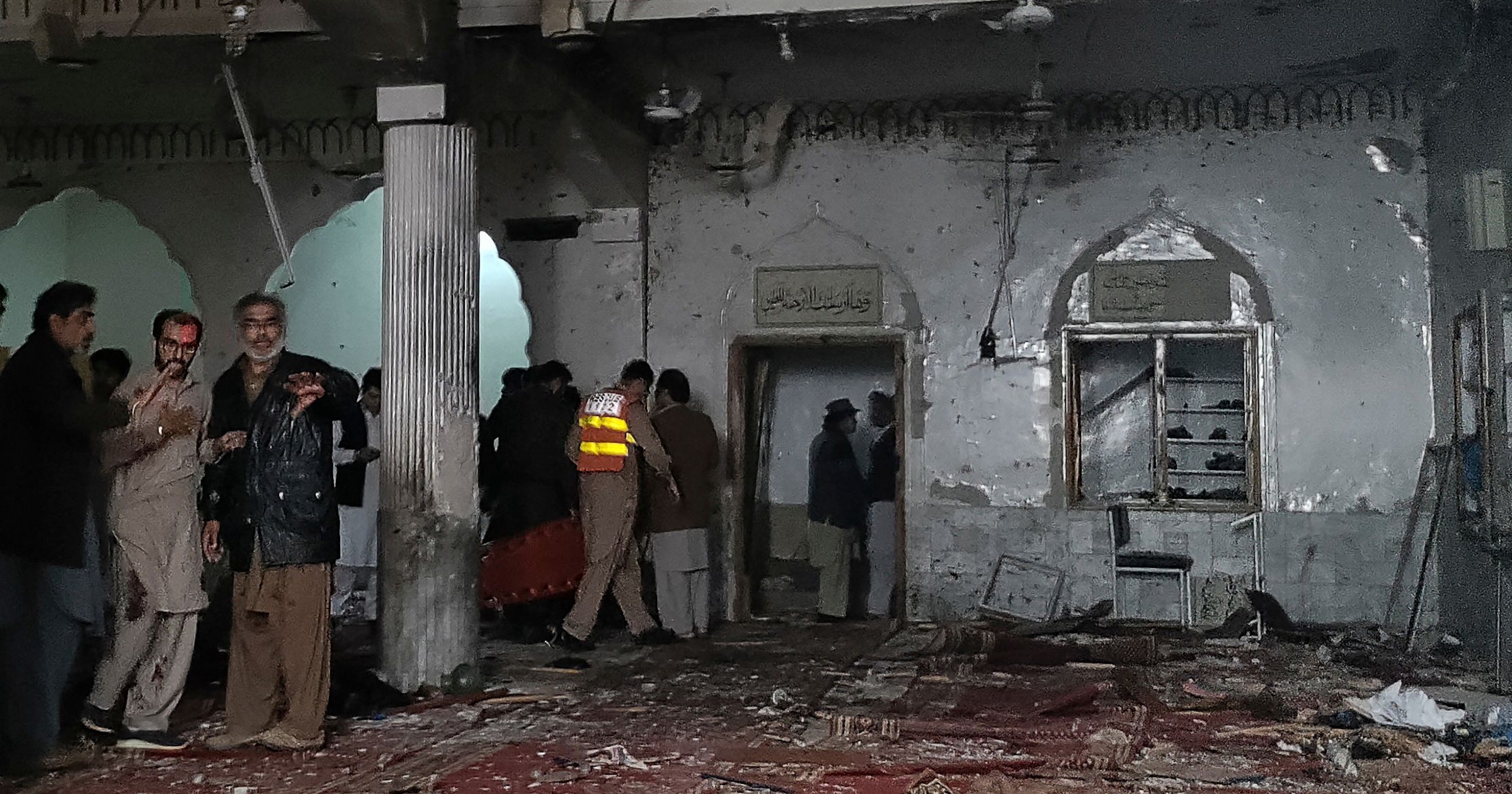 ارتفاع عدد ضحايا تفجير “انتحاري” بمسجد غربي باكستان