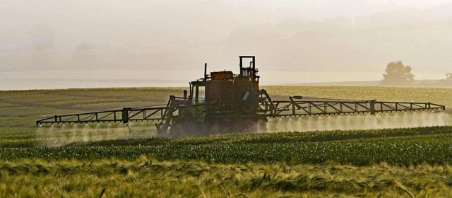 دراسة تؤكد إمكان الاستغناء عن المبيدات الكيميائية في الزراعة الأوربية بحلول 2050