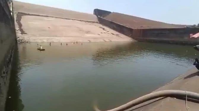 الهند تعفي مسؤول أمر بإفراغ سد ضخم من المياه “لإنقاذ هاتفه”